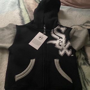 I am selling a white Sox hoodie size 3t